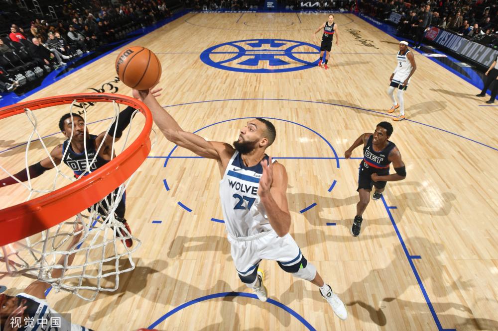 佐基表现出 佐基表现出